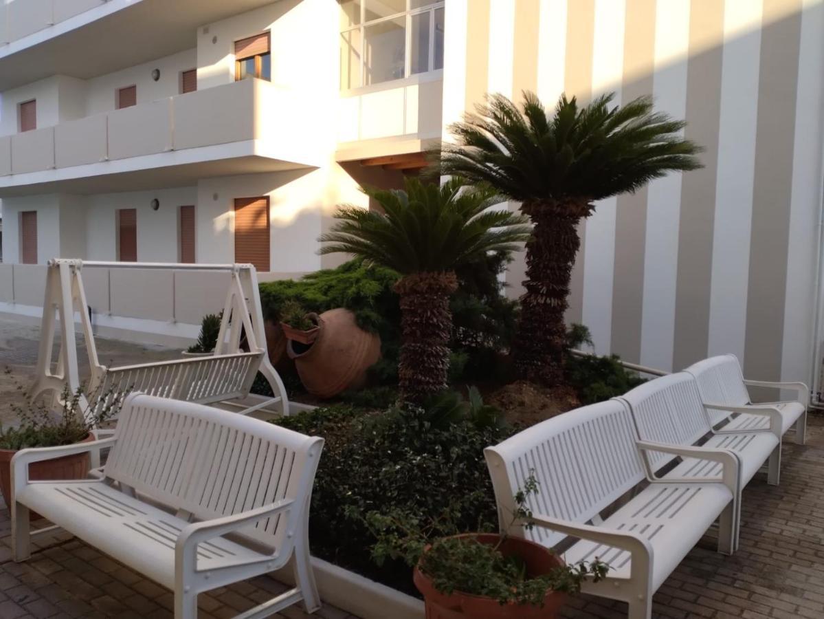 Claudia Residence Alba Adriatica Exterior foto